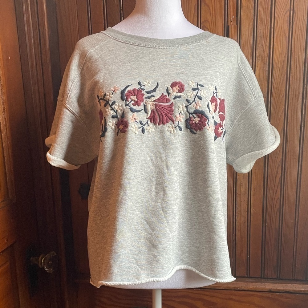 Abercrombie & Fitch Gray Floral Top